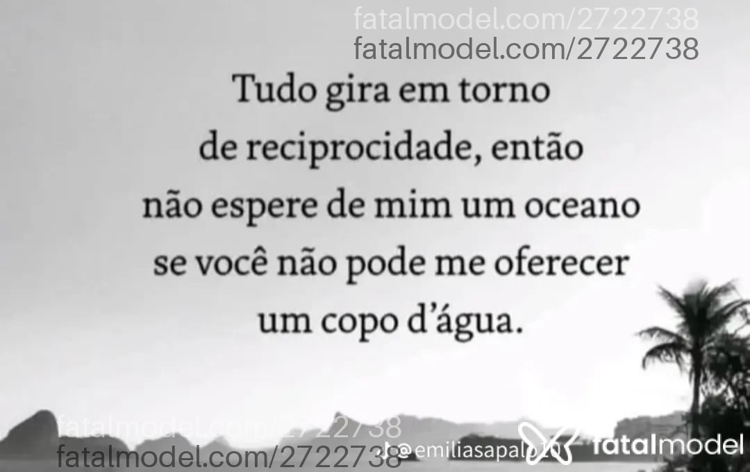 Acompanhante mulher trans ruiva (o) de olhos castanhos - Paloma