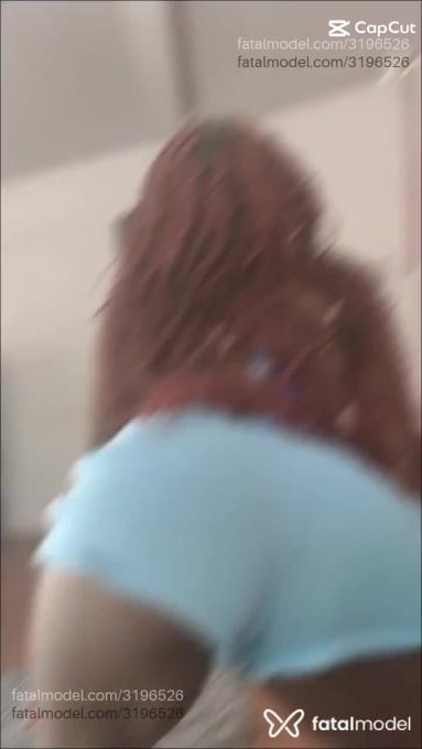 Acompanhante mulher com cabelo colorido de olhos castanhos em Armação dos Búzios - Brunah