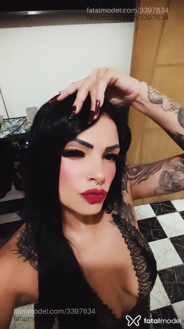 Acompanhante mulher morena (o) de olhos castanhos - Brenda