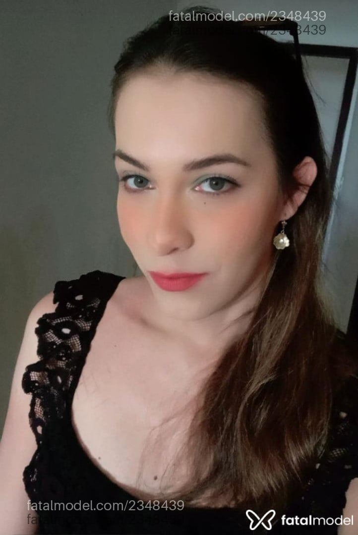 Acompanhante mulher trans loira (o) de olhos verdes - Madalena