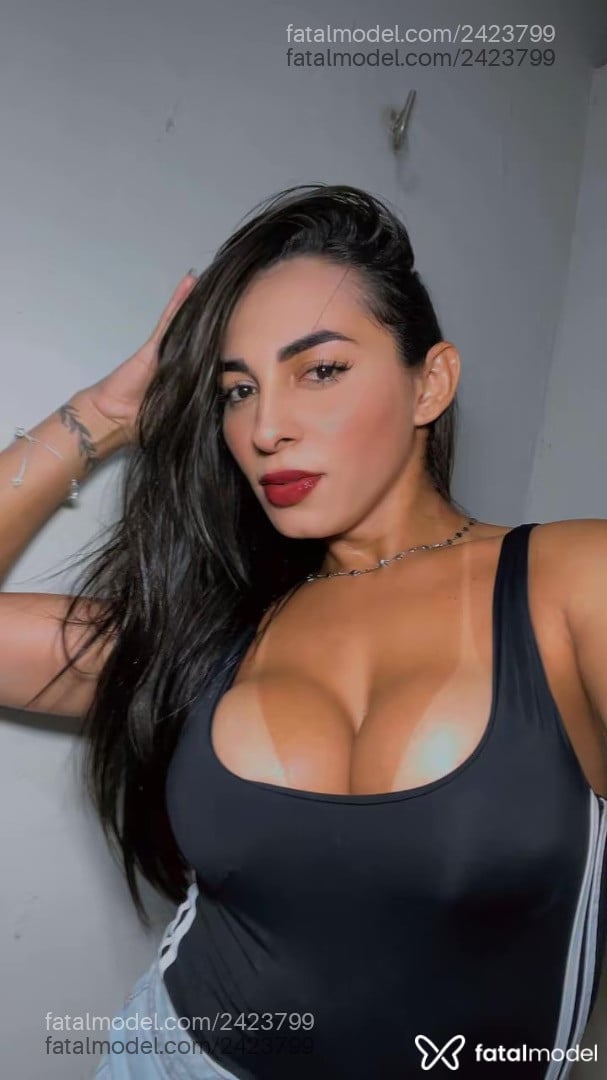Acompanhante mulher trans morena (o) de olhos castanhos - Thaemyllyneves