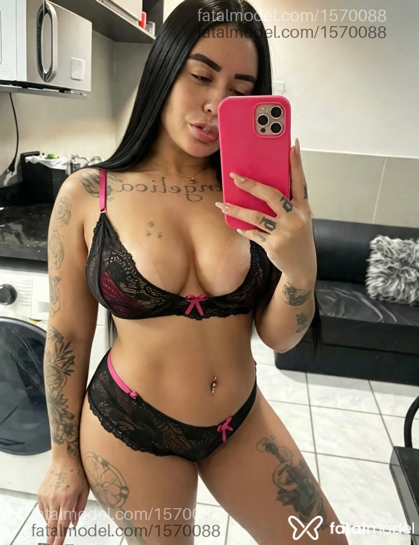 Acompanhante mulher morena (o) de olhos castanhos - Amanda
