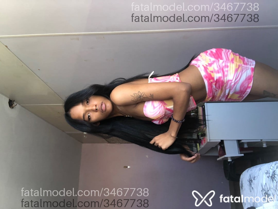 Acompanhante mulher trans morena (o) de olhos castanhos - Julia