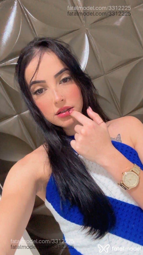 Acompanhante mulher com cabelo castanho de olhos castanhos - Tataeviih