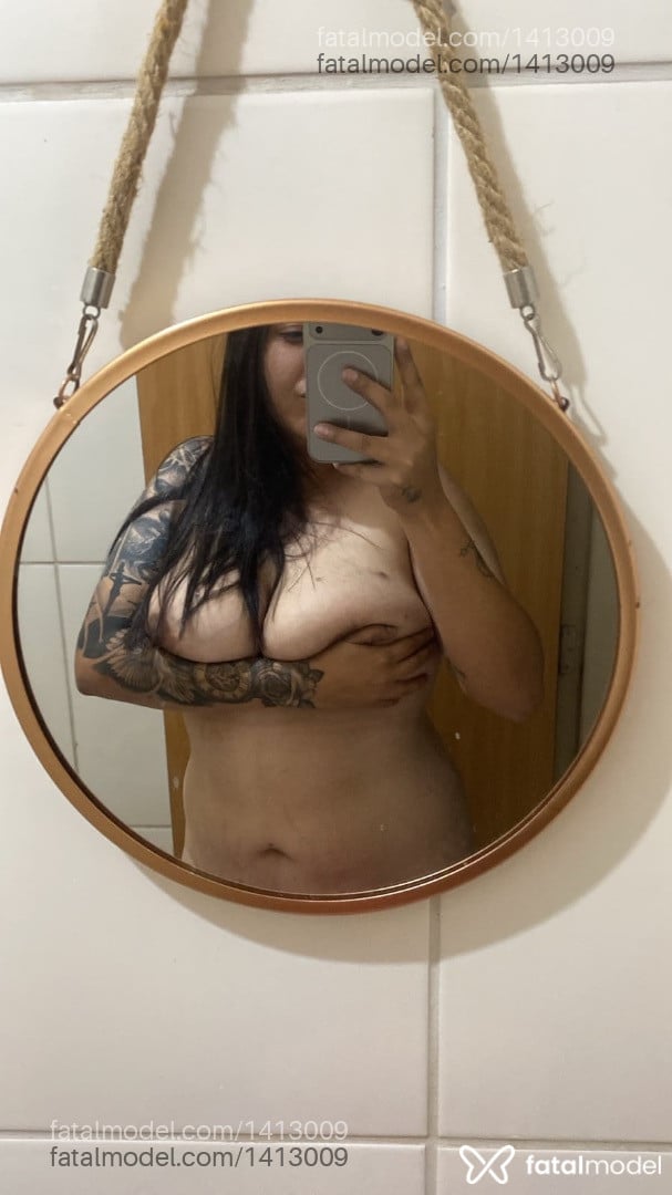 Acompanhante mulher morena (o) de olhos pretos - Talita Souza