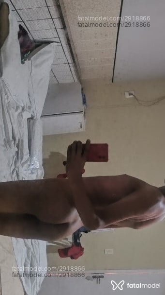 Acompanhante homem morena (o) de olhos pretos - Daniel