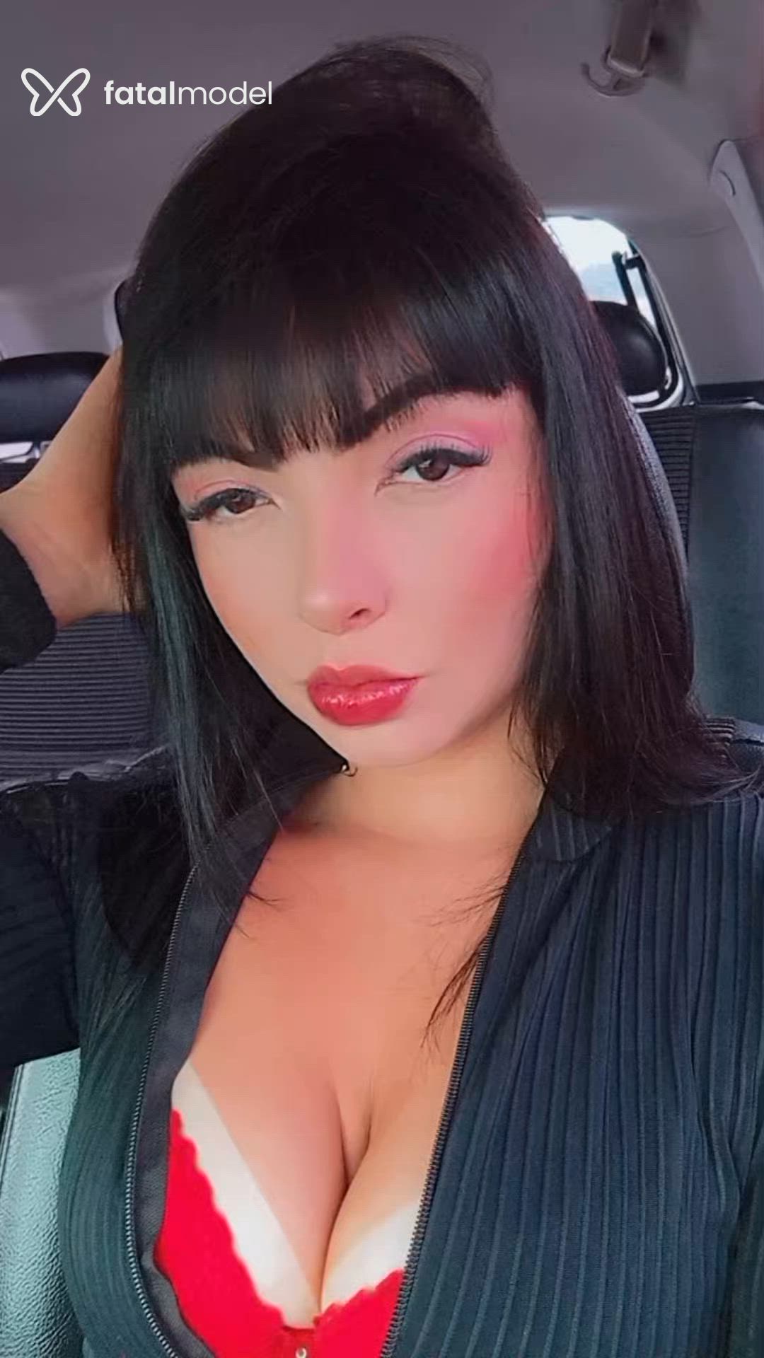 Acompanhante mulher morena (o) de olhos castanhos - Bruna