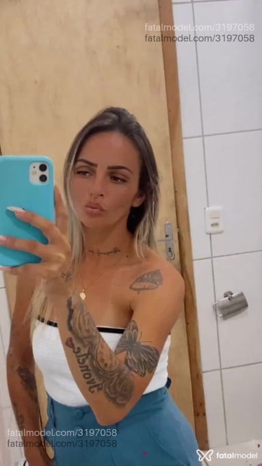 Acompanhante mulher loira (o) de olhos castanhos em Joinville - Laura Lopes