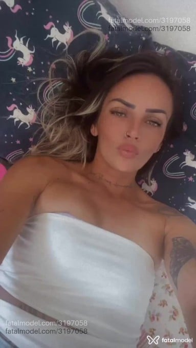 Acompanhante mulher loira (o) de olhos castanhos em Joinville - Laura Lopes