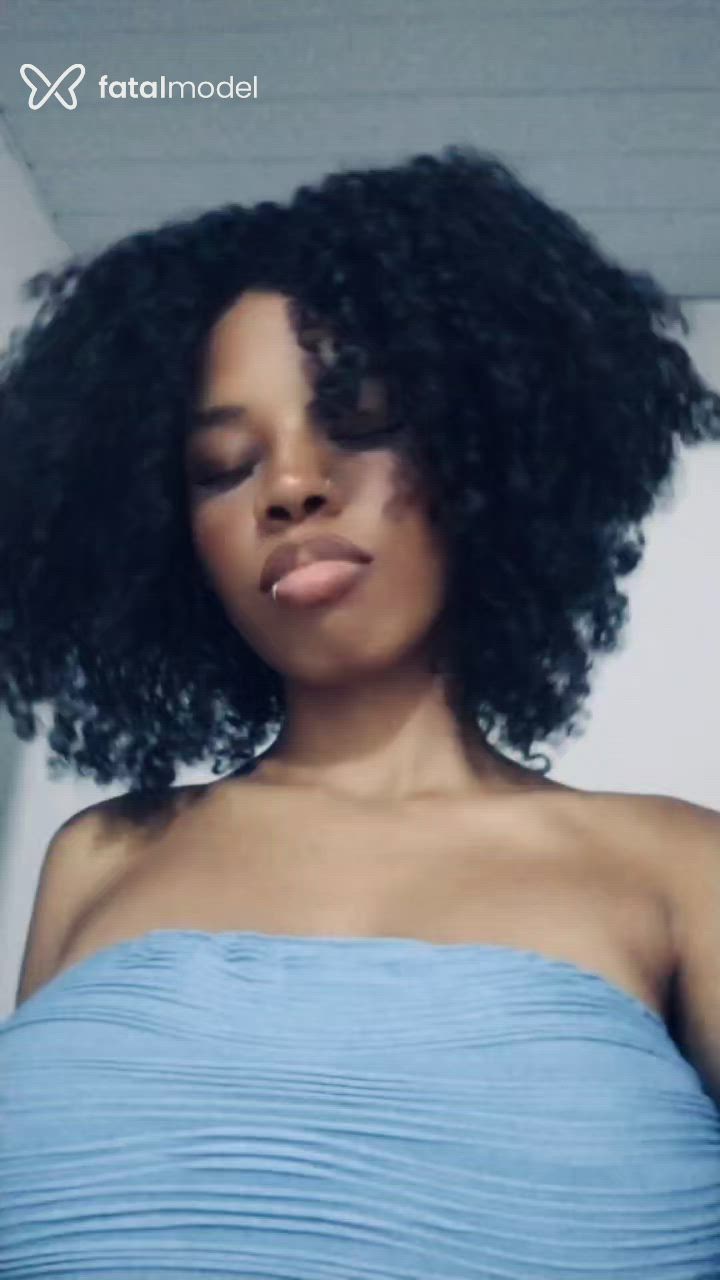 Acompanhante mulher com cabelo castanho de olhos castanhos - Agatha