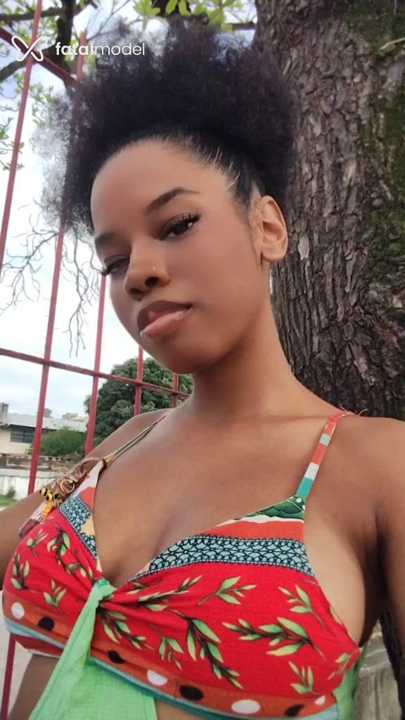 Acompanhante mulher com cabelo castanho de olhos castanhos - Agatha