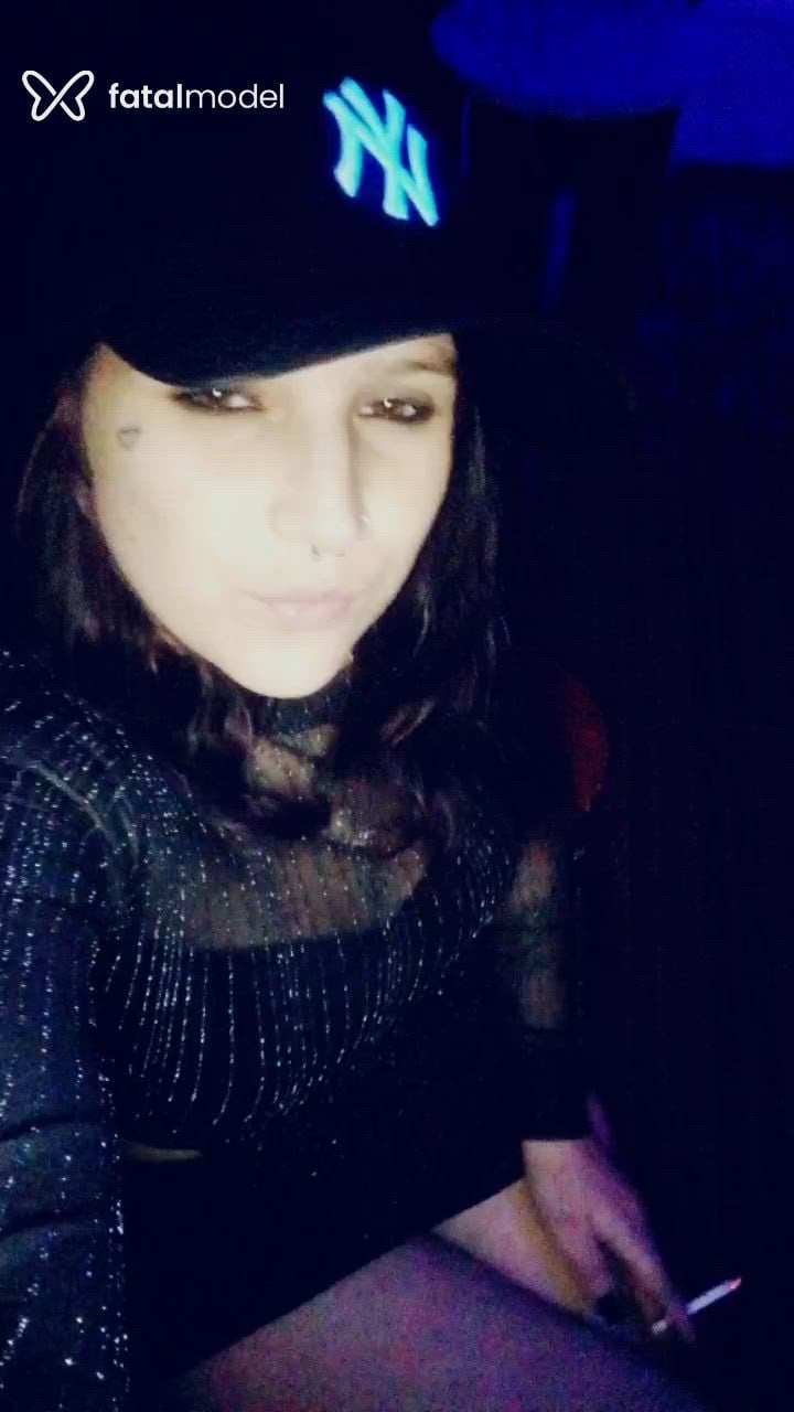 Acompanhante mulher morena (o) de olhos castanhos - Neguinha