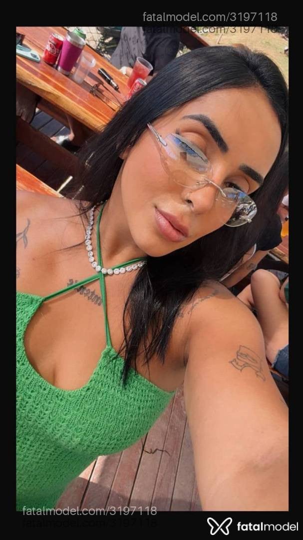 Acompanhante mulher morena (o) de olhos castanhos - Fernanda