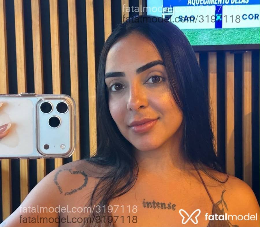 Acompanhante mulher morena (o) de olhos castanhos - Fernanda