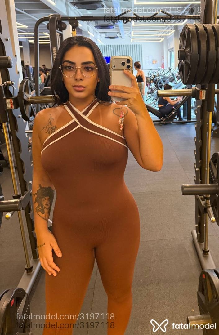 Acompanhante mulher morena (o) de olhos castanhos - Fernanda