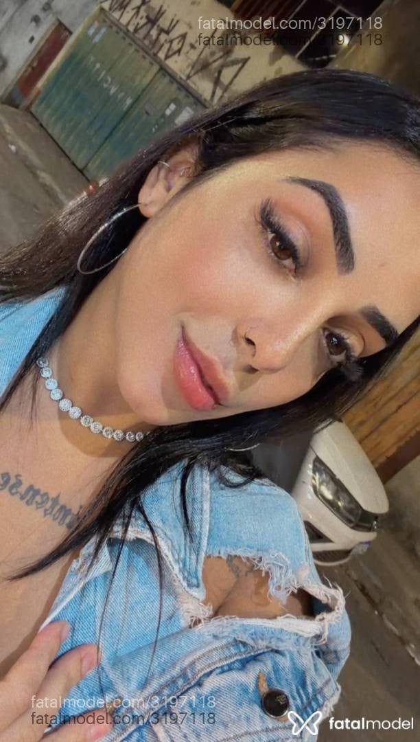 Acompanhante mulher morena (o) de olhos castanhos - Fernanda