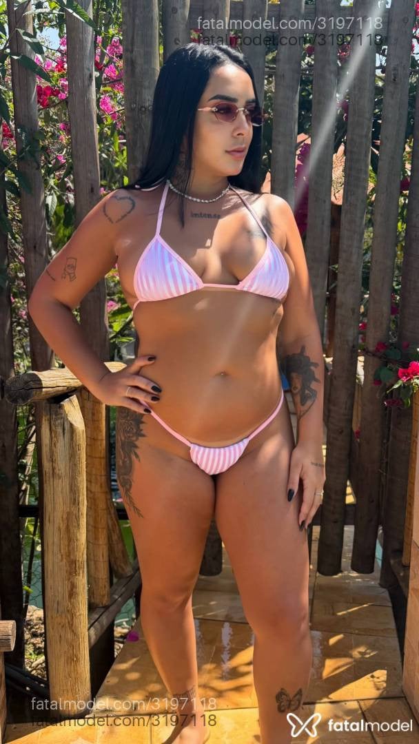 Acompanhante mulher morena (o) de olhos castanhos - Fernanda