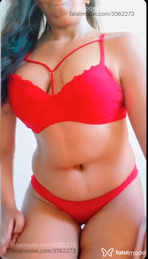 Acompanhante mulher com cabelo castanho de olhos castanhos - Dayanne