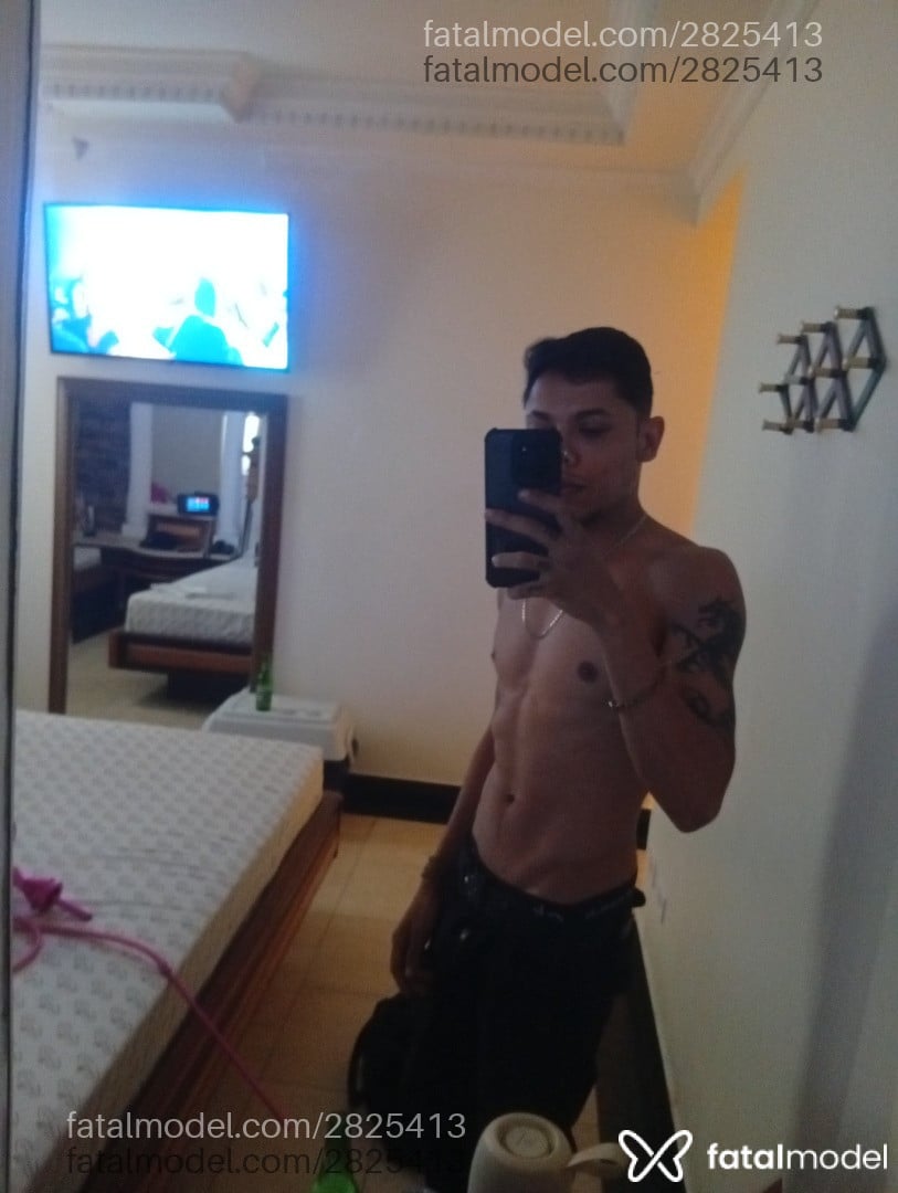 Acompanhante homem morena (o) de olhos castanhos - Kenny