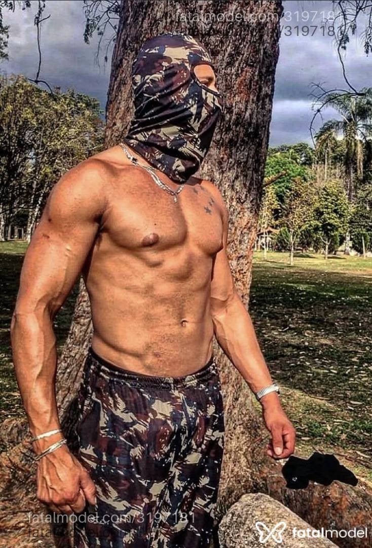Acompanhante homem morena (o) de olhos castanhos - Lf Wofit