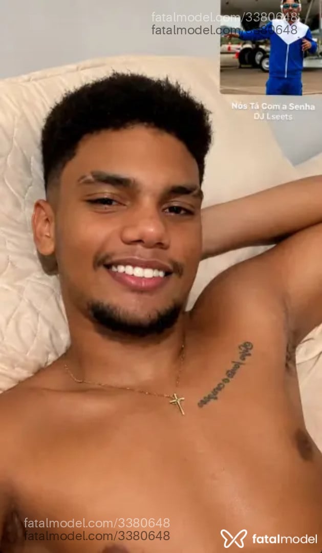 Acompanhante homem com cabelo castanho de olhos castanhos - Alexsandro