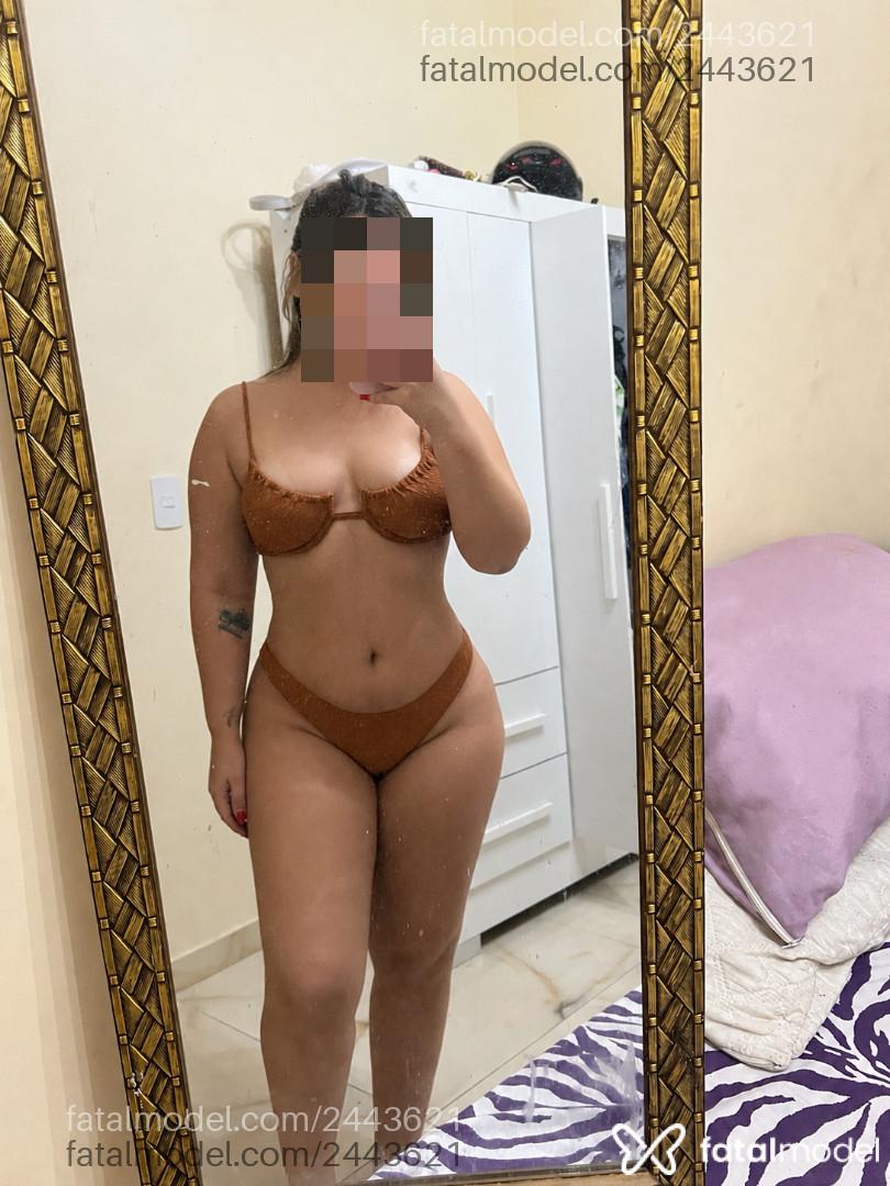 Acompanhante mulher loira (o) de olhos castanhos - Laura