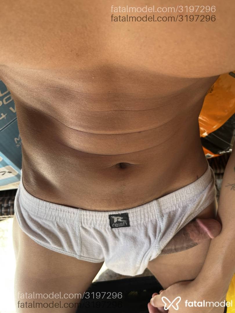 Acompanhante homem morena (o) de olhos castanhos em Virtual - Brenin