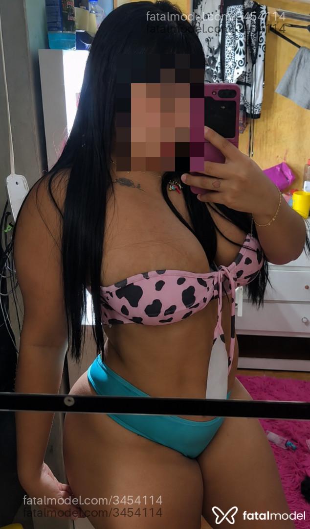 Acompanhante mulher morena (o) de olhos pretos - Thalia