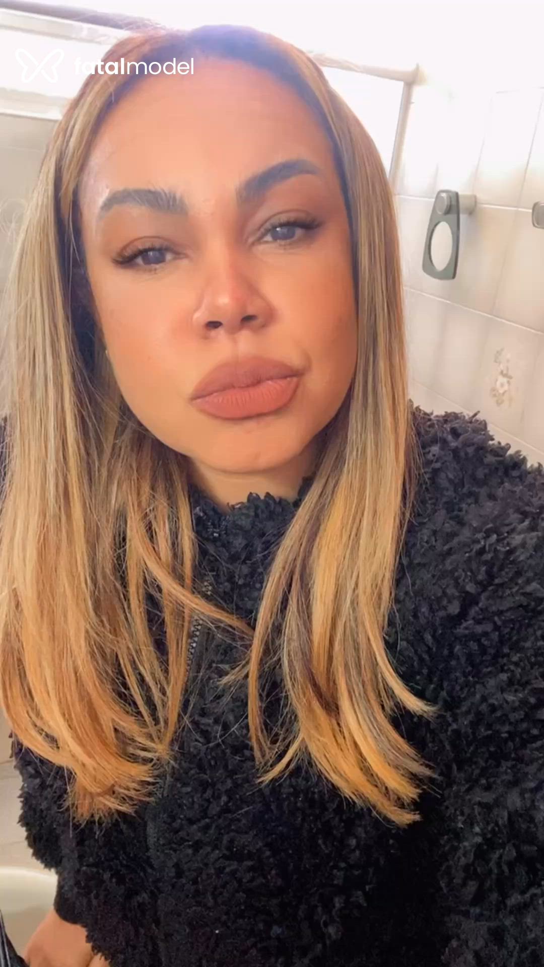 Acompanhante mulher com cabelo castanho de olhos castanhos - Manu