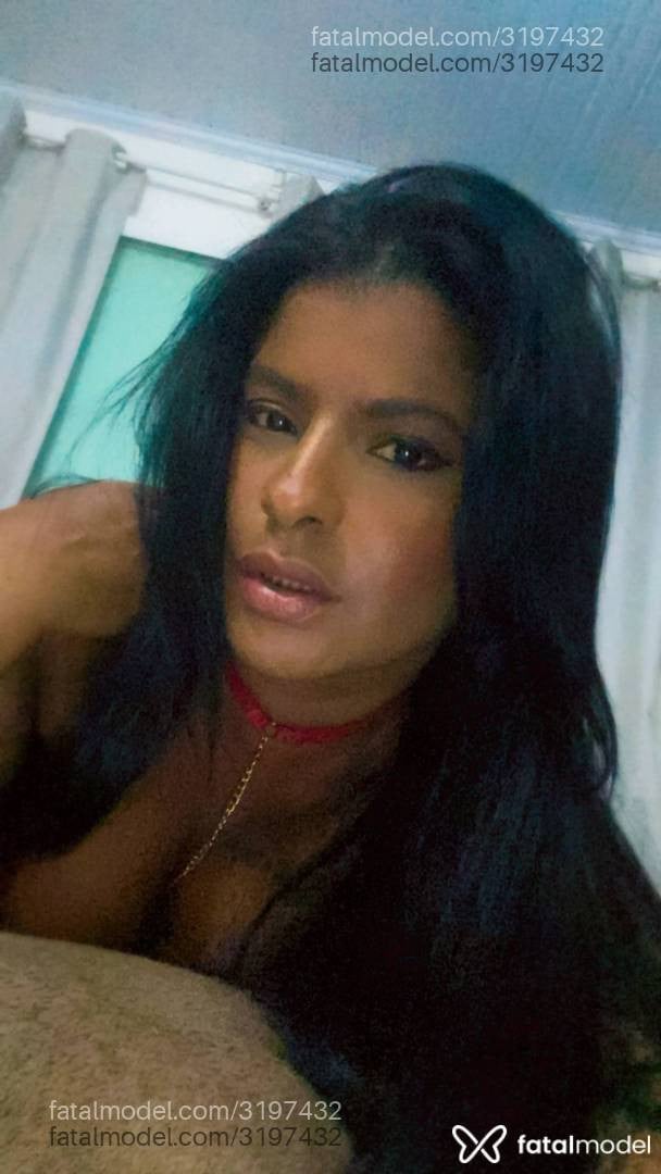 Acompanhante mulher morena (o) de olhos pretos - Estefhany Ferrari