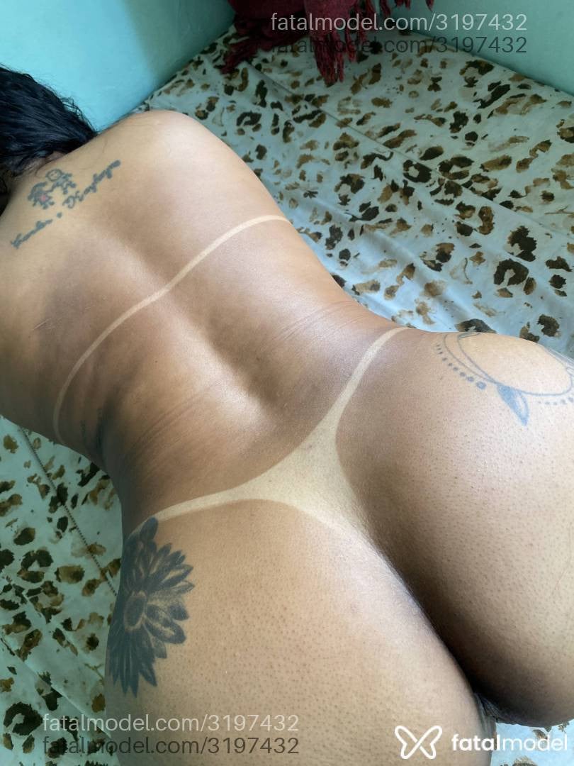 Acompanhante mulher morena (o) de olhos pretos - Estefhany Ferrari