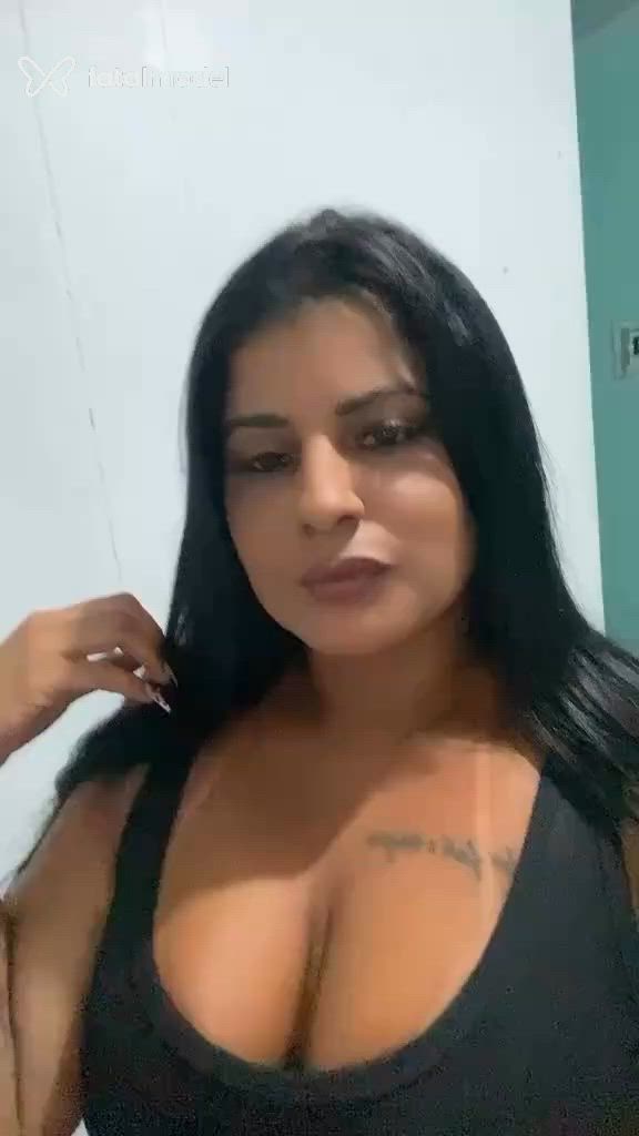 Acompanhante mulher morena (o) de olhos pretos - Estefhany Ferrari