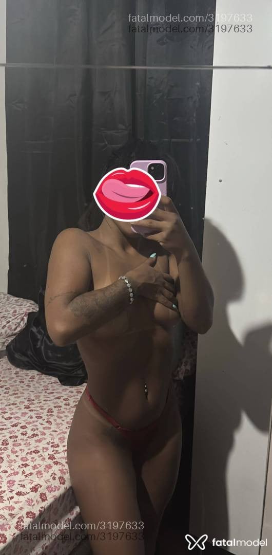 Acompanhante mulher morena (o) de olhos pretos - Tainá