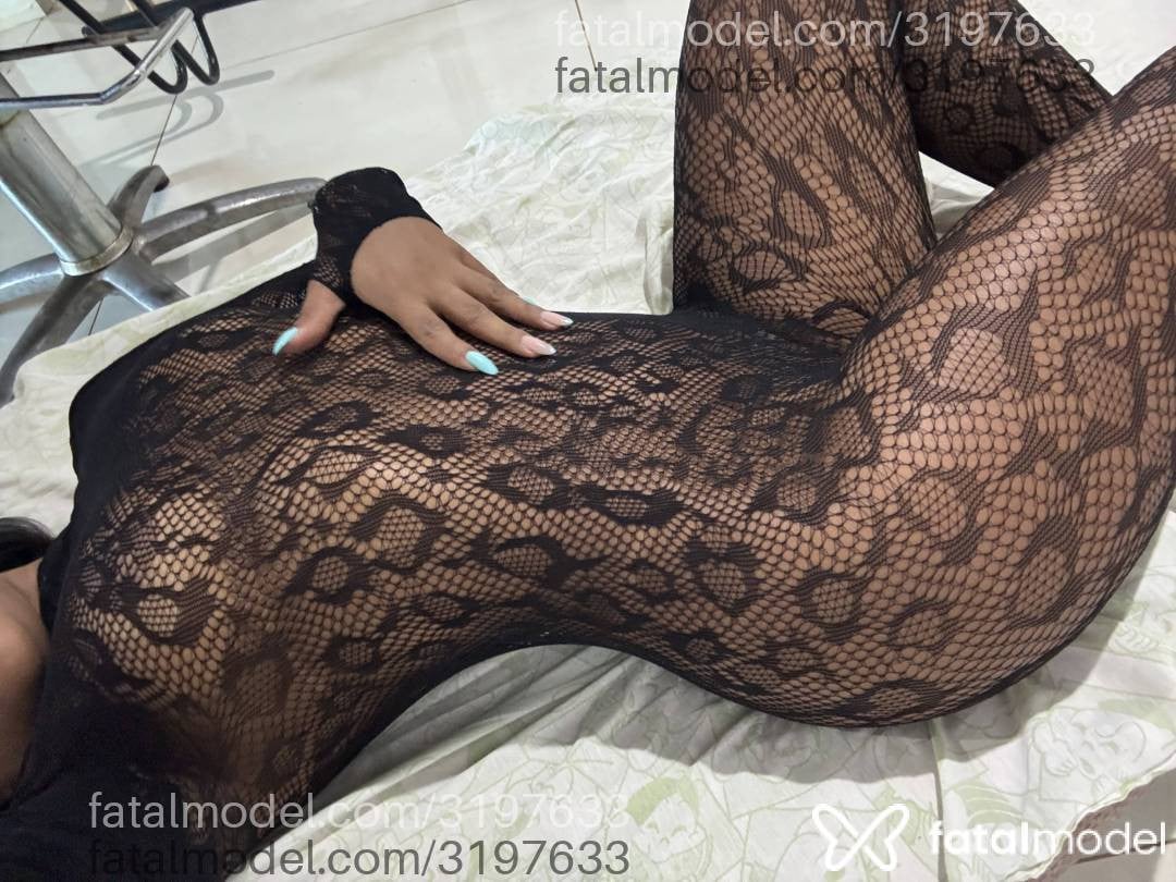 Acompanhante mulher morena (o) de olhos pretos - Tainá
