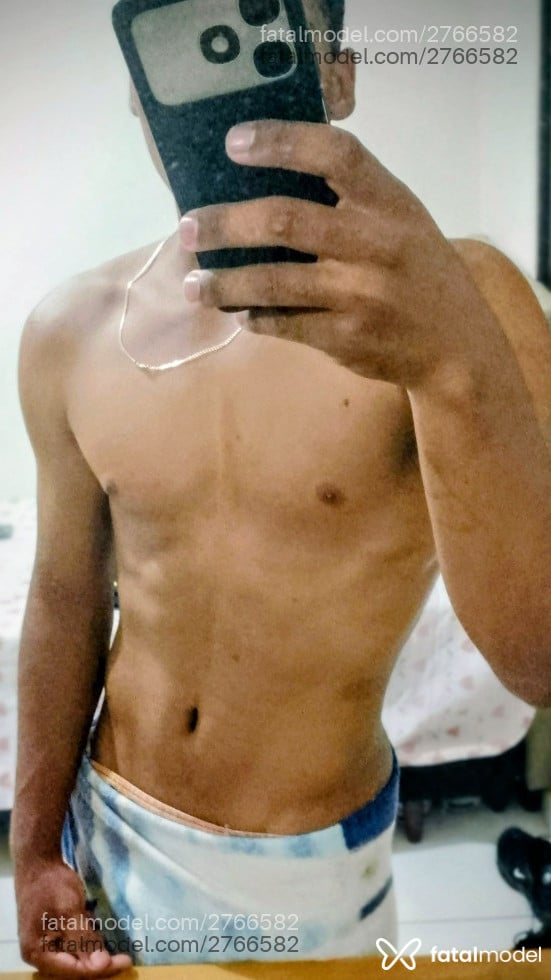 Acompanhante homem morena (o) de olhos castanhos - Leandro