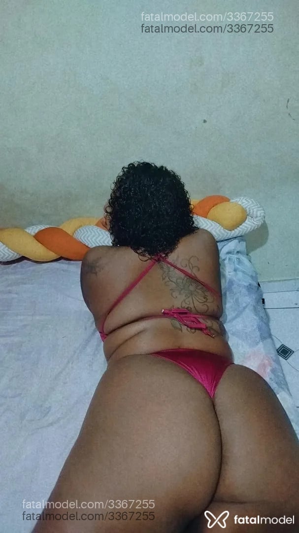 Acompanhante mulher com cabelo castanho de olhos castanhos - Tainara