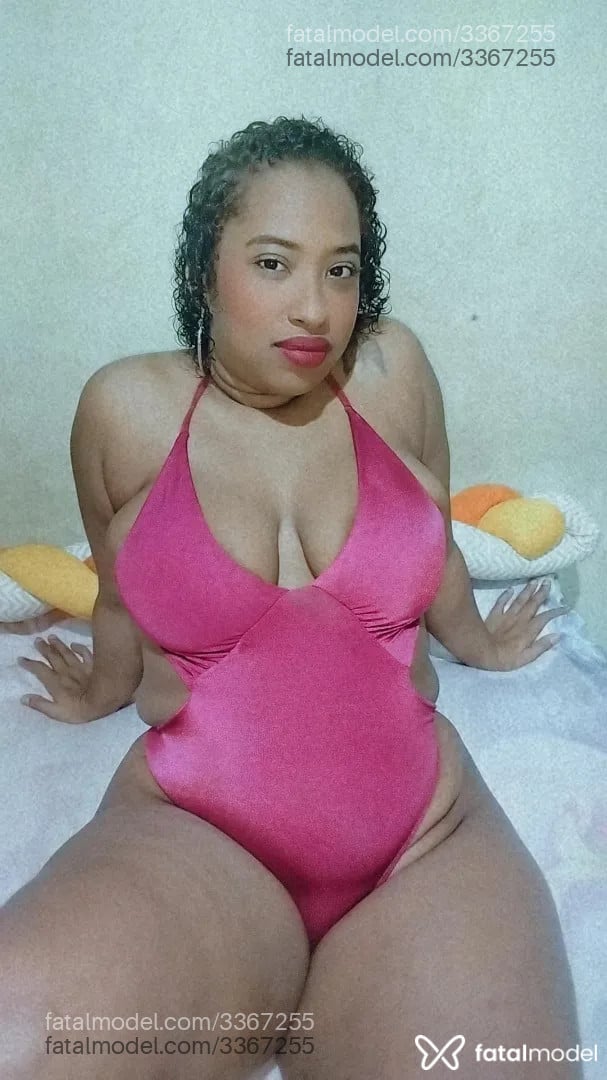 Acompanhante mulher com cabelo castanho de olhos castanhos - Tainara