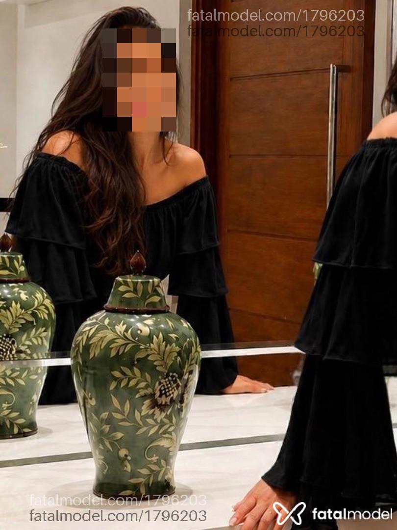 Acompanhante mulher com cabelo castanho de olhos pretos - Yara