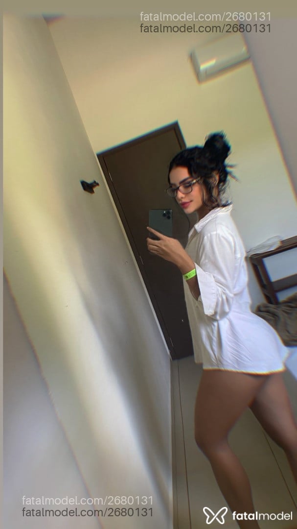 Acompanhante mulher morena (o) de olhos castanhos - Jade