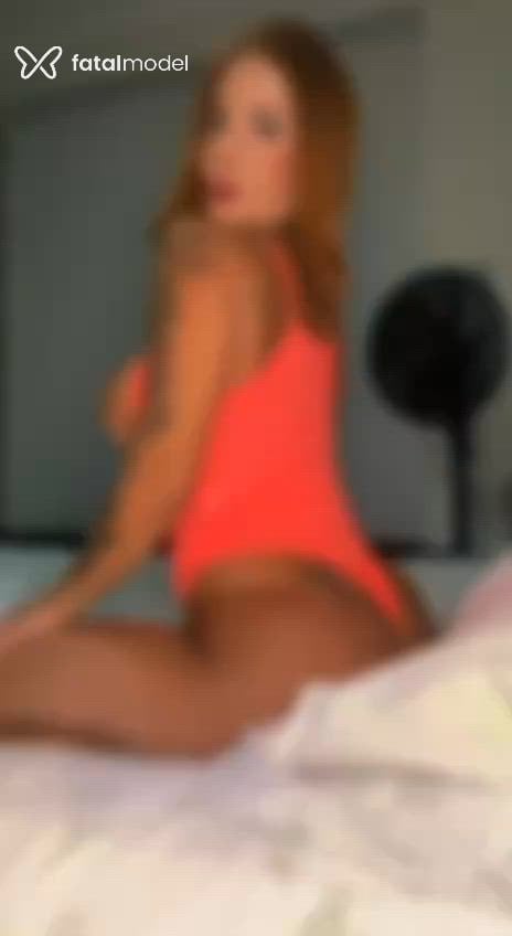 Acompanhante mulher ruiva (o) de olhos castanhos - Isabela