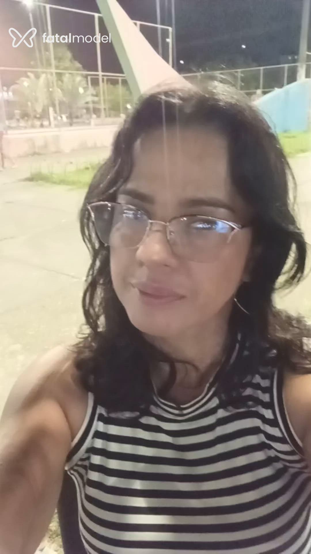 Acompanhante mulher morena (o) de olhos pretos - Maria