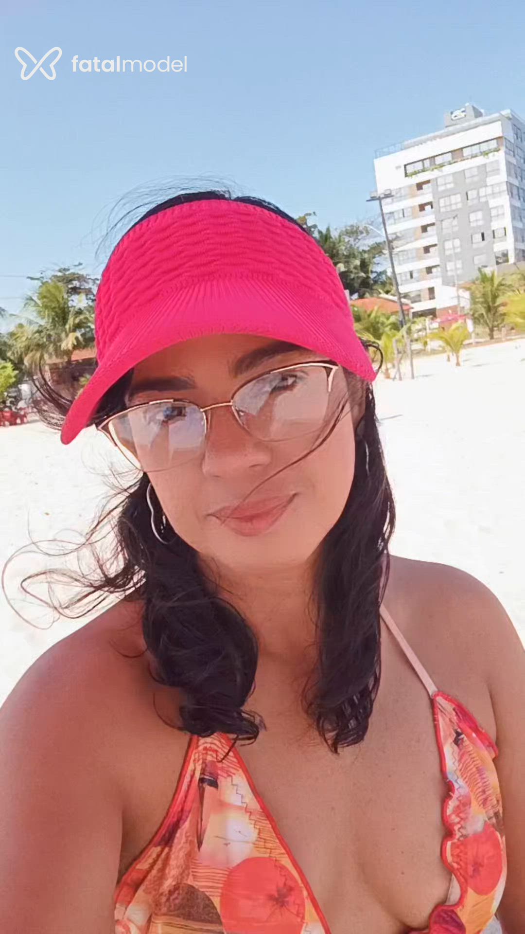 Acompanhante mulher morena (o) de olhos pretos - Maria