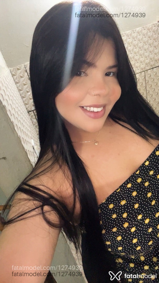 Acompanhante mulher loira (o) de olhos mel - Évila
