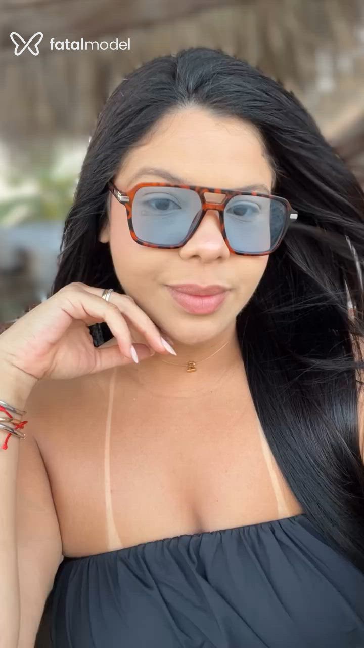 Acompanhante mulher loira (o) de olhos mel - Évila
