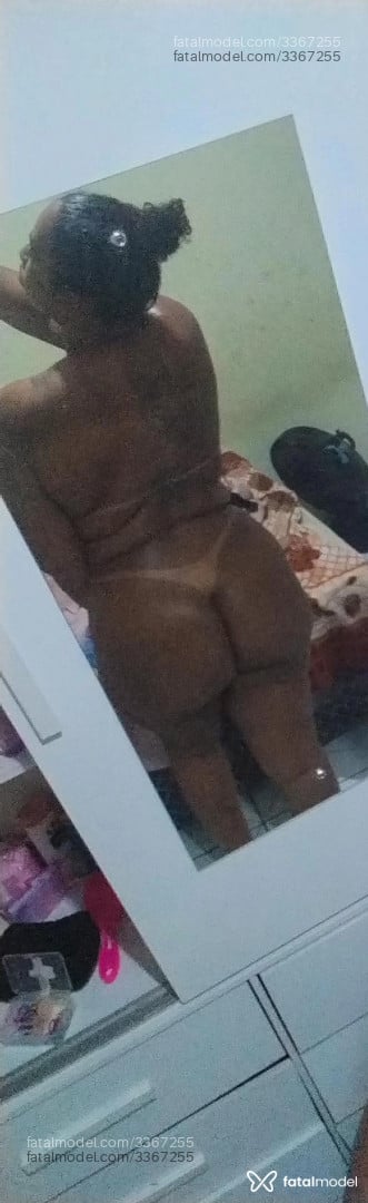 Acompanhante mulher com cabelo castanho de olhos castanhos - Tainara