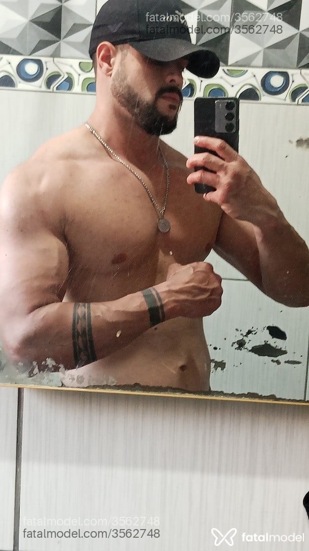 Acompanhante homem com cabelo castanho de olhos castanhos - Leandro Acompanhante homem com cabelo castanho de olhos castanhos - Leandro
