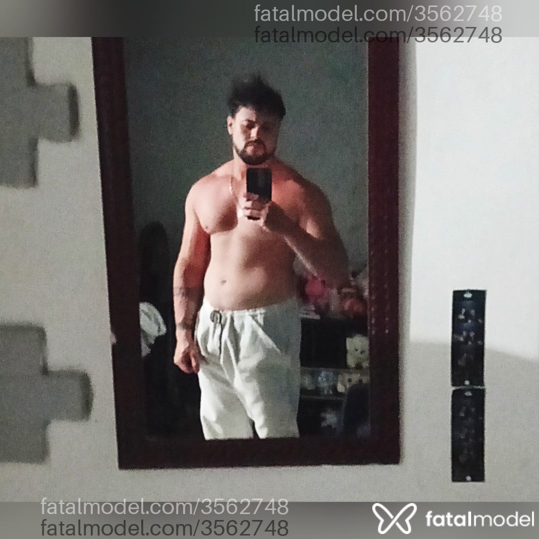 Acompanhante homem com cabelo castanho de olhos castanhos - Leandro Acompanhante homem com cabelo castanho de olhos castanhos - Leandro