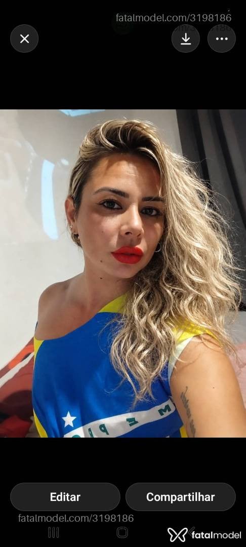 Acompanhante mulher loira (o) de olhos castanhos - Dany Acompanhante mulher loira (o) de olhos castanhos - Dany