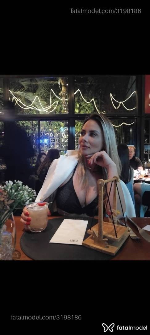 Acompanhante mulher loira (o) de olhos castanhos em Saquarema - Dany
