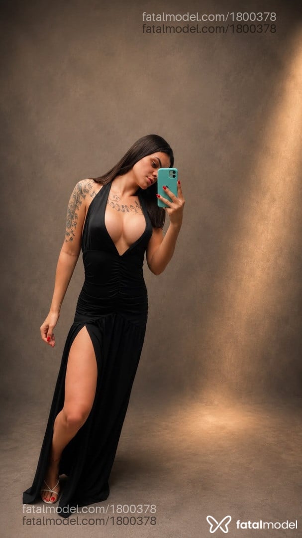 Acompanhante mulher trans com cabelo castanho de olhos castanhos - Gabriela